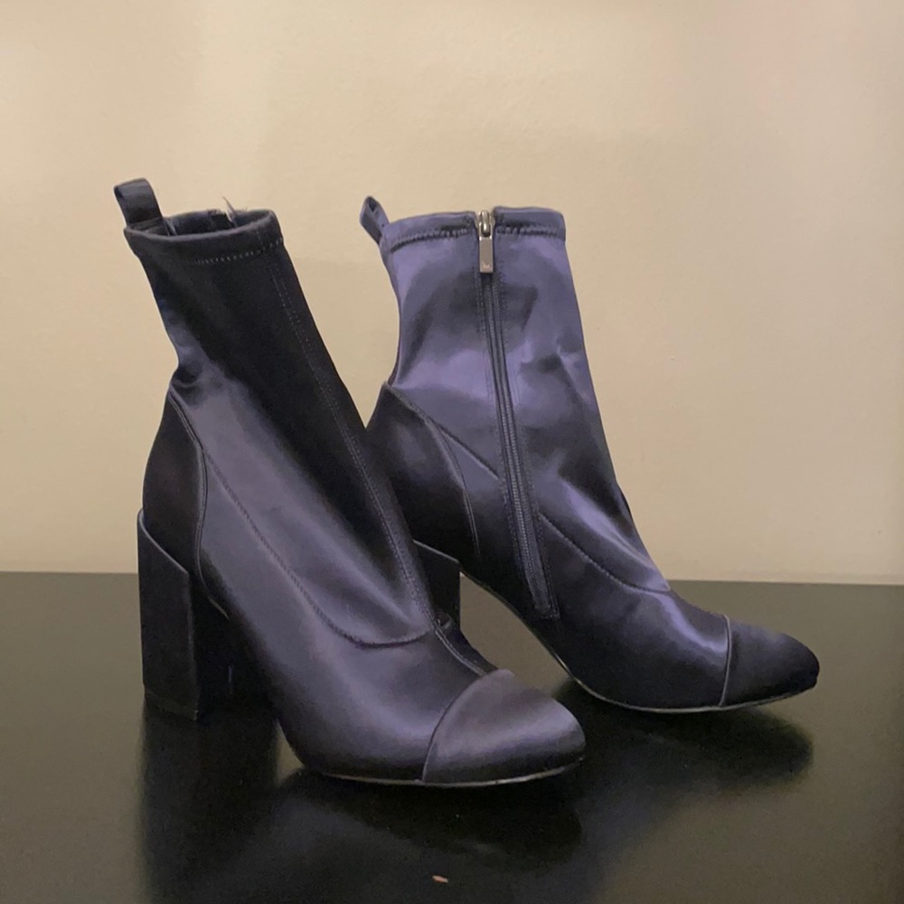 Marc Fisher LTD 9.5 Blue Bootie